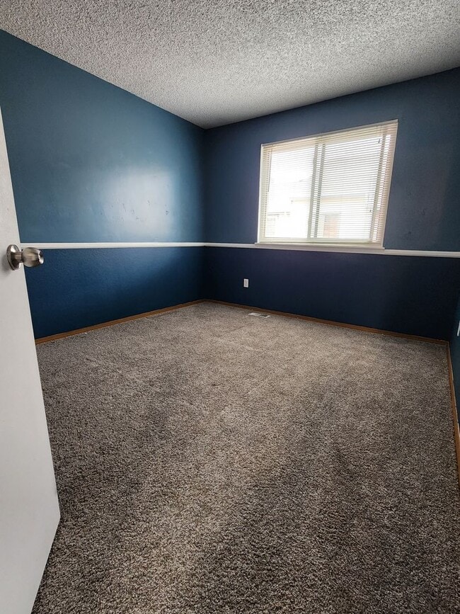 Building Photo - Wonderful townhome unit in Arvada! MOVE IN READY!!