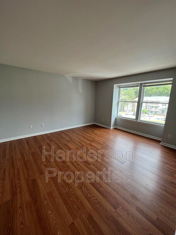 Building Photo - 9501 Shannon Green Dr