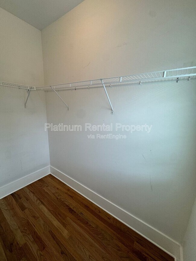 Building Photo - 150 Dahlgren St SE