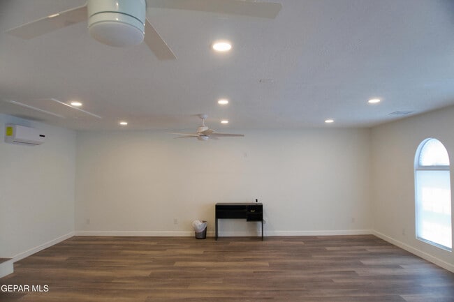 Building Photo - 9401 Pavo Ln