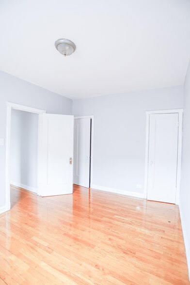 Building Photo - 6950 N Ashland Blvd