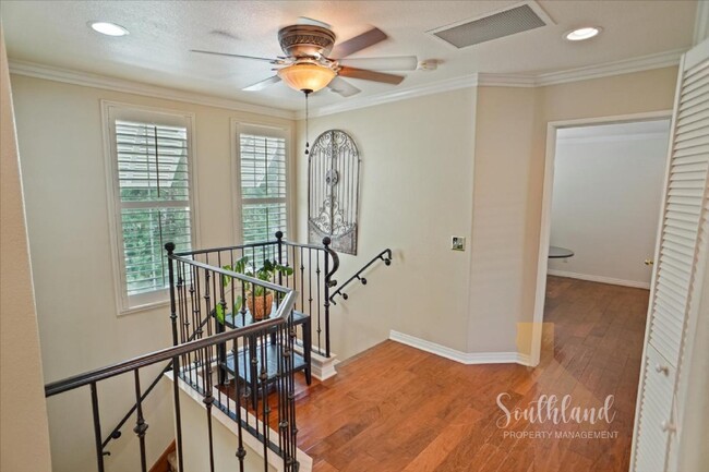 Building Photo - 28324 Medlar Dr