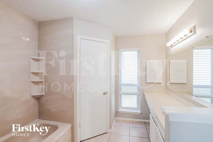 Building Photo - 3007 Becket St