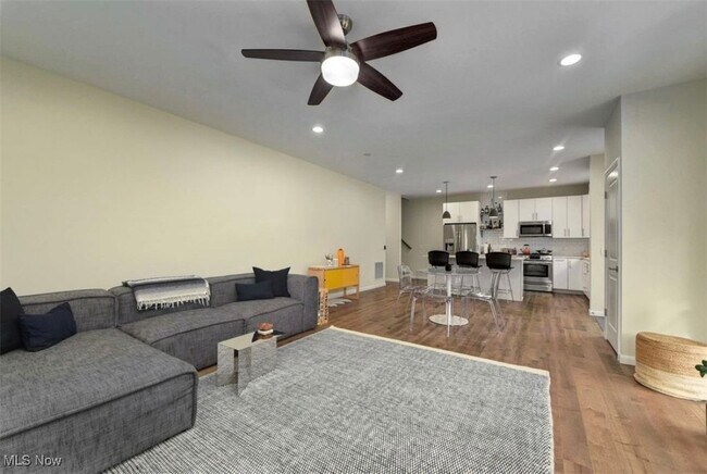 Building Photo - 1926 W 52nd St