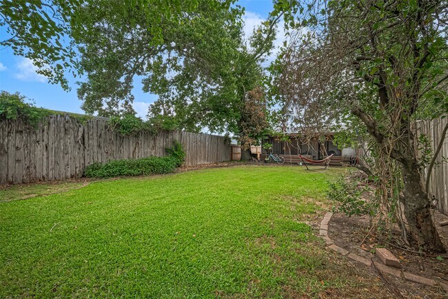 Building Photo - 4304 Sherwood Ln