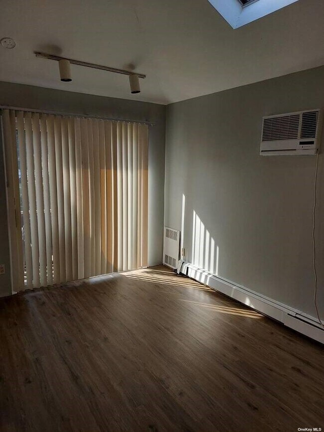 Master Bedroom - 2992 Grand Blvd