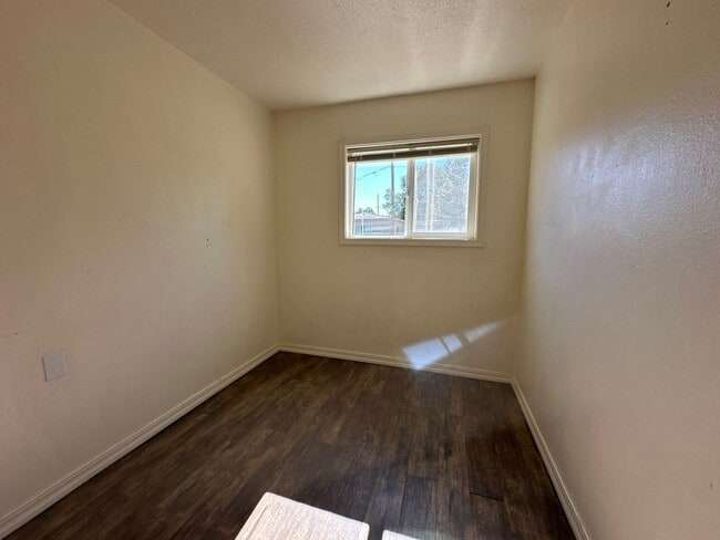 Building Photo - 318 McCourt St