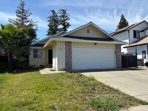 Building Photo - 374 Aaron Cir