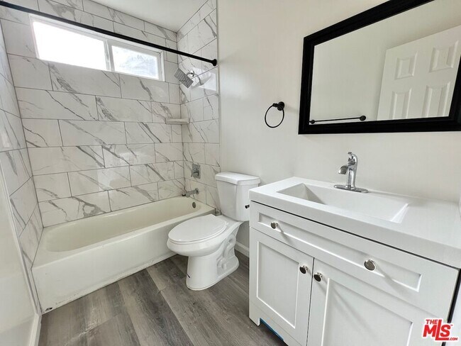 Building Photo - 1426 Orange Grove Ave