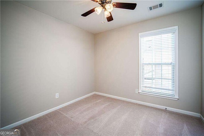 Building Photo - 265 Balaban Cir