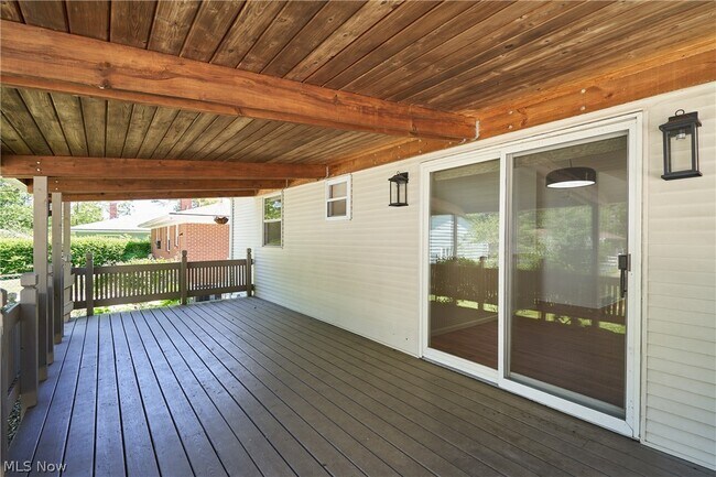 Building Photo - 1056 Endicott Dr