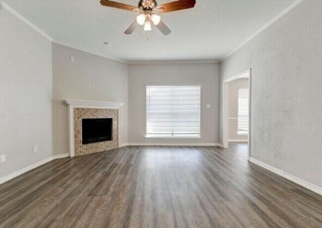 Building Photo - AVAILABLE NOW  (SECTION 8 ACCEPTED)