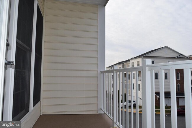 Building Photo - 2251 Oberlin Dr