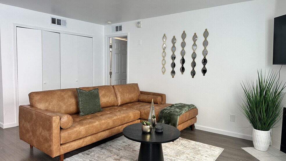 Building Photo - 4205 Ohio St