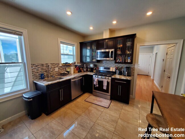 Building Photo - 83 Newbury St