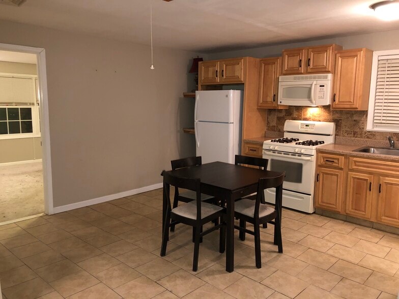 Building Photo - 272 Cleveland Ave