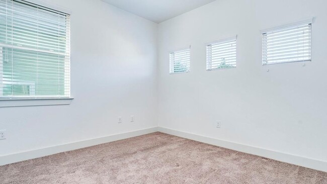 Building Photo - 2215 Capulet St