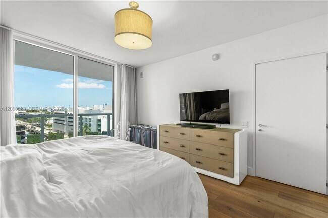 Building Photo - 450 Alton Rd