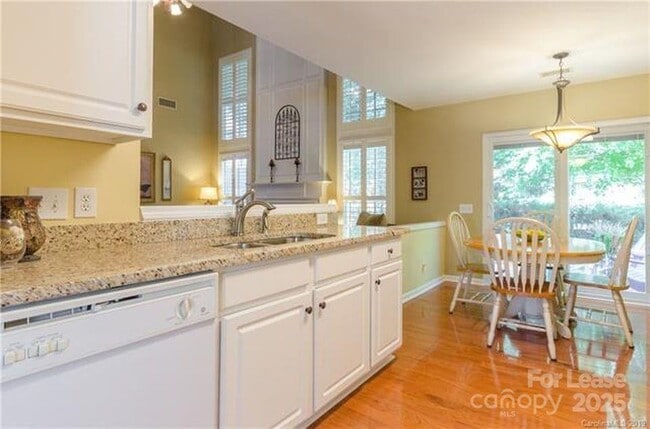 Building Photo - 15132 Edindale Dr