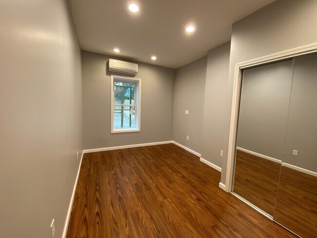 Building Photo - 383 Liberty St
