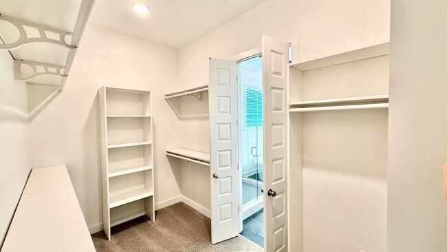 Building Photo - 5695 Pleasant Pk Pl