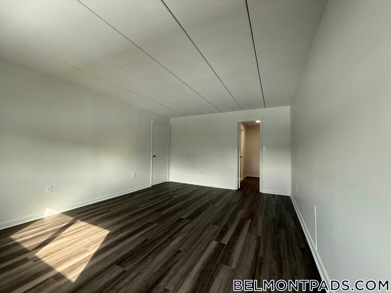 Building Photo - 55 Hill Rd