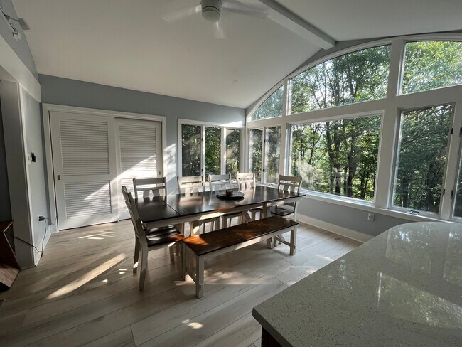 Building Photo - 315 Goldfinch Pl