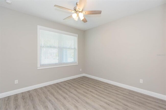 Building Photo - 218 W Jean St