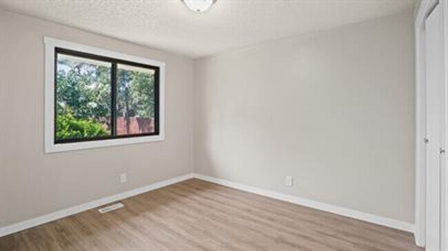 Building Photo - 10420/10422 E Mission Ave