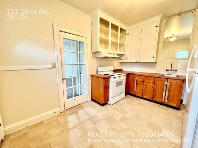 Building Photo - 151 10th Ave