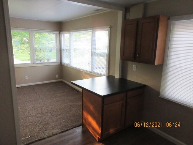 Building Photo - 2731 Stanford Ave