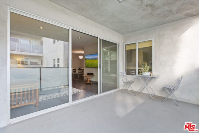 Building Photo - 11657 Chenault St