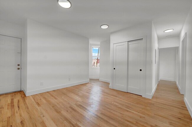 Building Photo - 163 3rd St