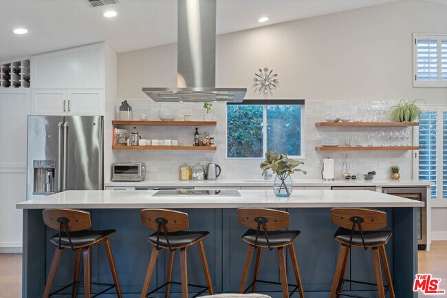 Building Photo - 1220 Dincara Rd