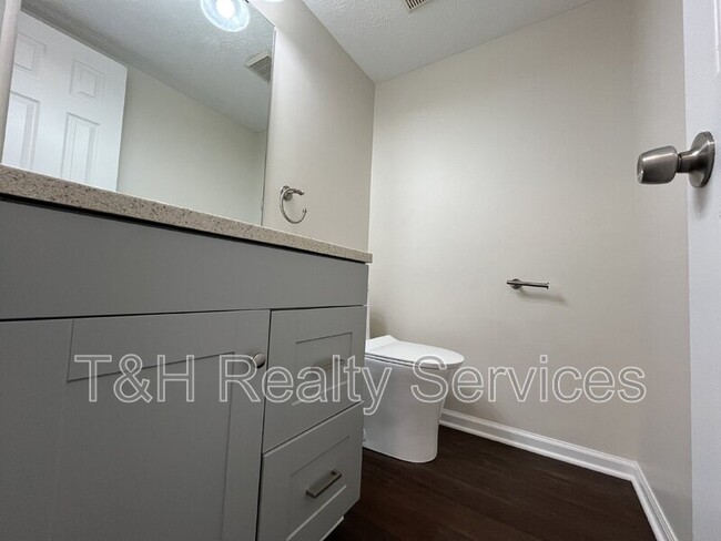 Building Photo - 6827 Antelope Dr