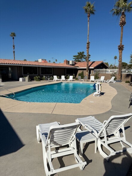 Building Photo - 3601 E Wyoming Ave