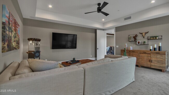 Building Photo - 6525 E Cave Creek Rd