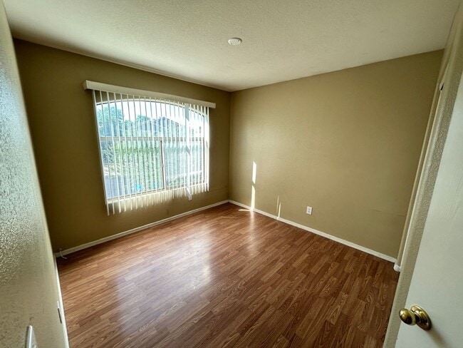 Building Photo - 3Bdm 2.5Ba Avondale Home with a Loft! *NO ...