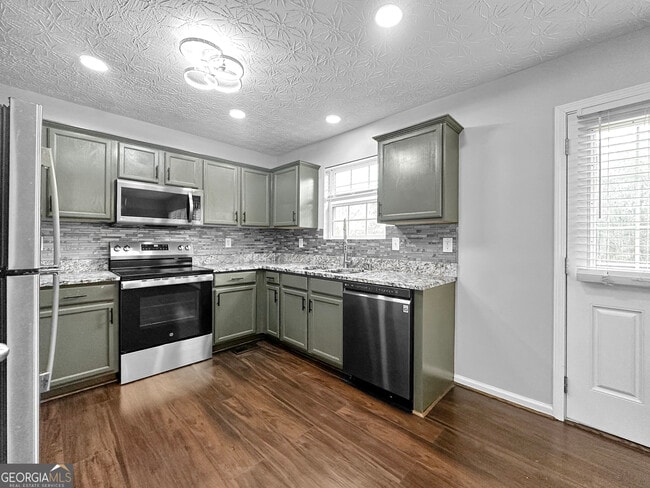 Building Photo - 105 Aprils Way