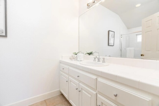 Building Photo - 1923 Nicosia Ct