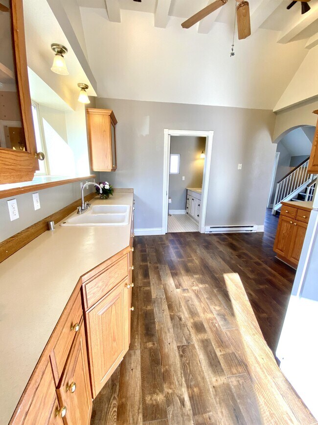 Building Photo - 955 5th St