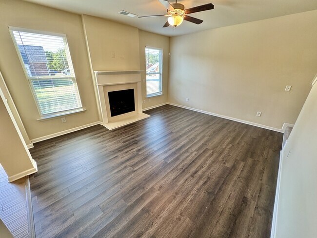 Building Photo - 130 Sparkling Spring Trail