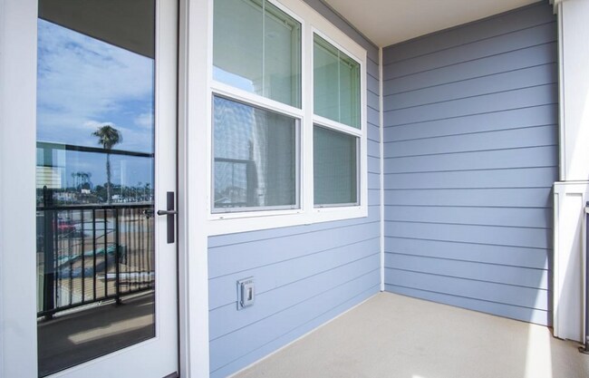 Building Photo - 3-Story Townhome w/ 2 Car Garage in New Co...