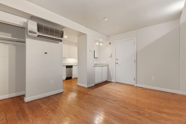 Building Photo - Renovated Studio by Thomas Circle