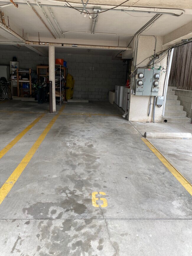2 car garage - 640 Vernon Ave