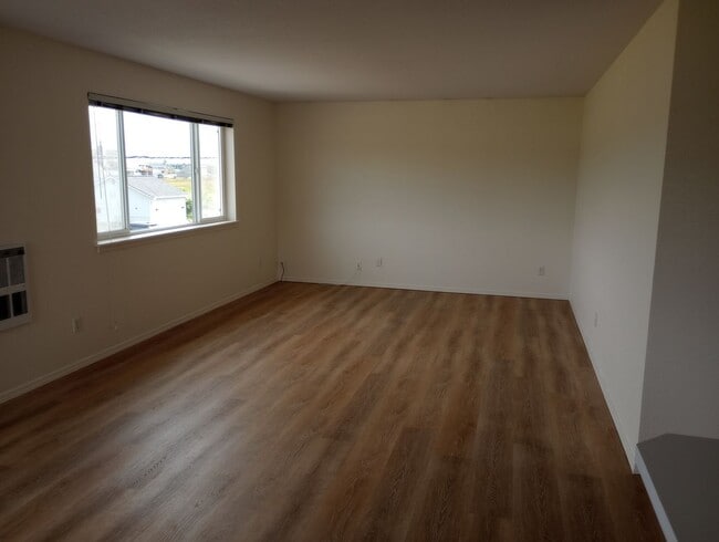 Building Photo - 4421 Sucia Dr