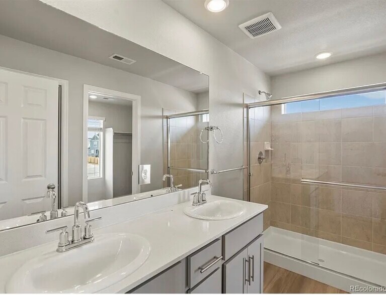 Building Photo - 750 N Shawnee St