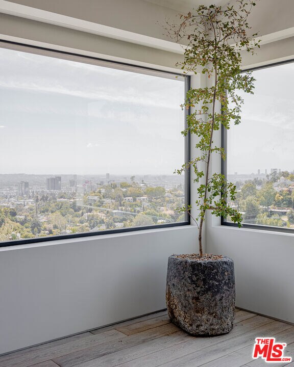 Building Photo - 2532 Canyon Oak Dr