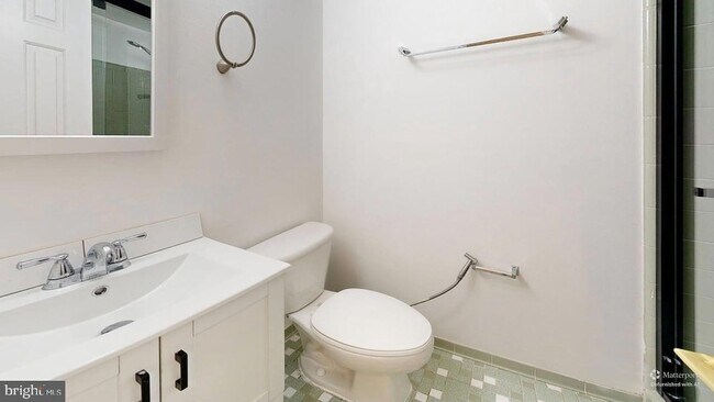 Building Photo - 2303 McGregor Ct