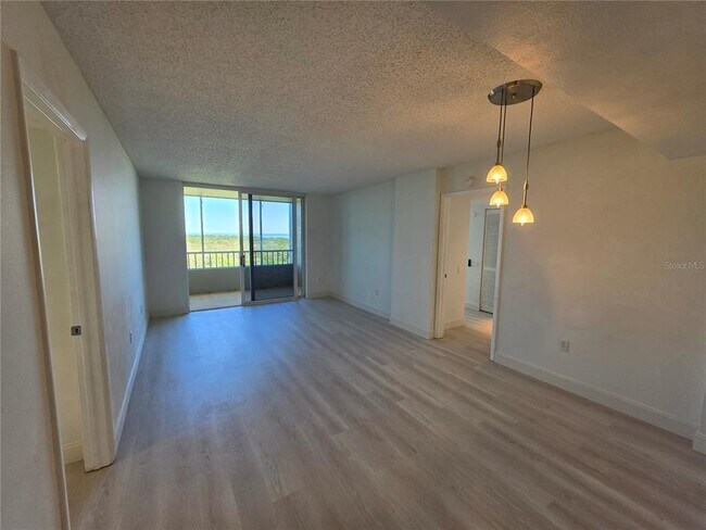 Building Photo - 2333 Feather Sound Dr